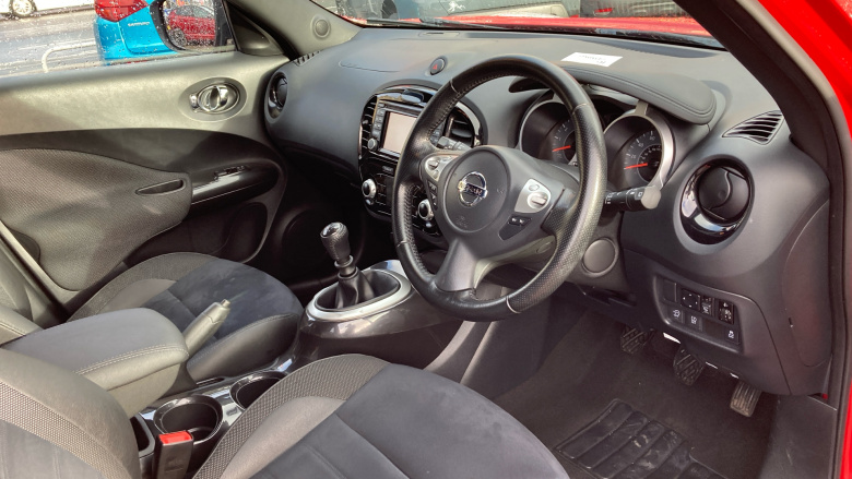 Nissan Juke 1.2 DiG-T N-Connecta 5dr Petrol Hatchback